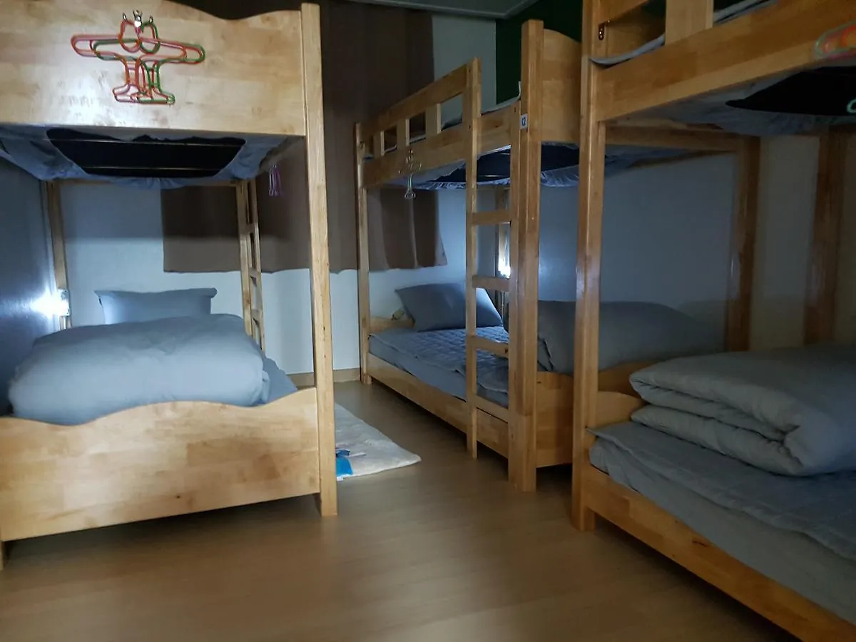 Buzz Guesthouse Ίντσεον Πανσιόν