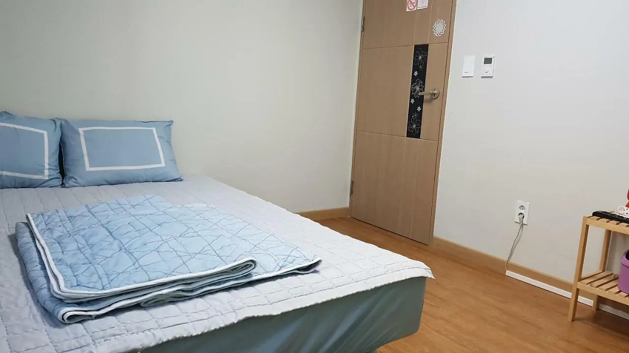 Buzz Guesthouse Incheon Guest house